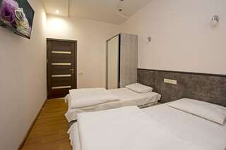 Гостевой дом Yerevan Guest House Ереван Двухместный номер с 1 кроватью или 2 отдельными кроватями, общая ванная комната-12
